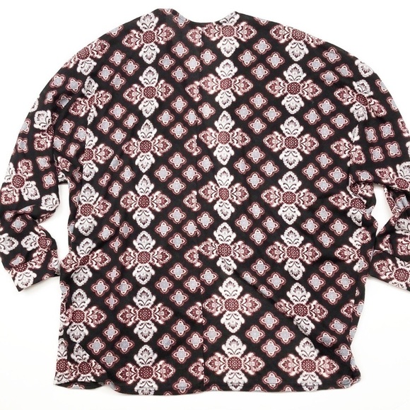 Charlotte Russe medallion print cardigan - Picture 4 of 7